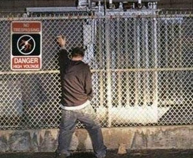 #toilet #electricity #danger #signs #fail #habal #هبل
#HabaLdotCom
#هبل_دوت_كوم
