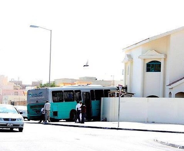Door-to-door literally #schoolbus #fail #habal #هبل
#HabaLdotCom
#هبل_دوت_كوم